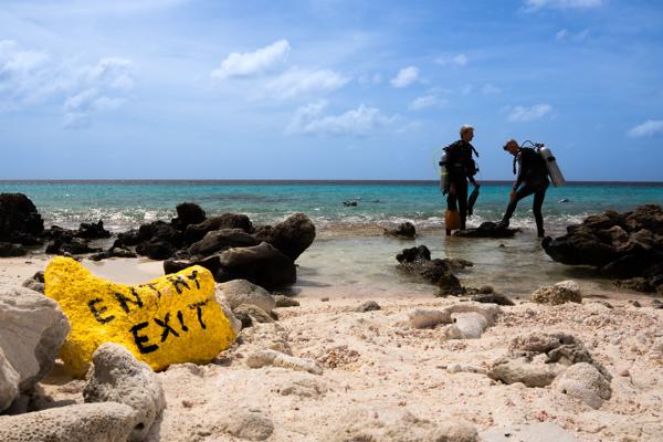 Hilma Hooker is toegankelijk en heeft een prettige entry/exit point gemarkeerd met een duidelijke gele steen.
