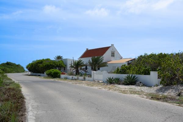 Het grotere huis naast de White Slave-hutten was het huis van de opzichter, die toezicht hield op het werk van de slaven in de zoutpannen.